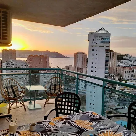 Apartment Traveler's With Sea View, Free Coffee & Parking