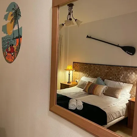 Traveler's With Sea View, Free Coffee & Parking *