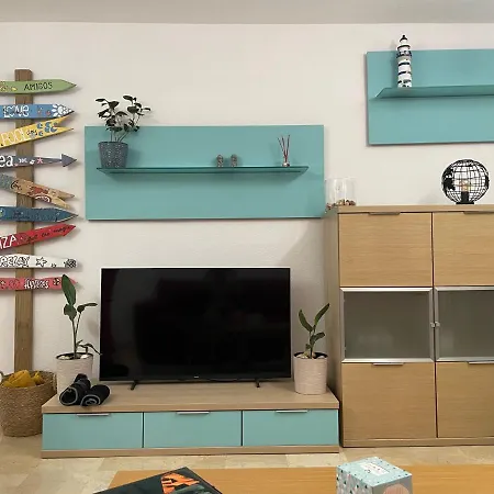 Traveler's With Sea View, Free Coffee & Parking *